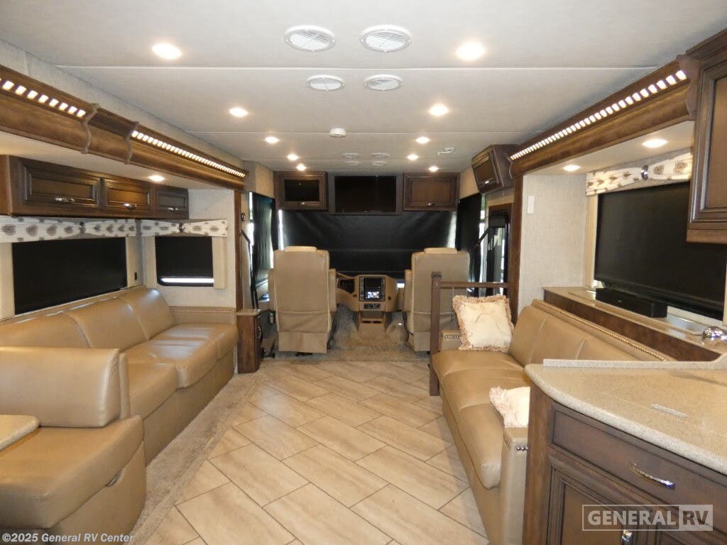 Used 2020 Newmar BAYSTAR 3626-4SL available in Ashland, Virginia