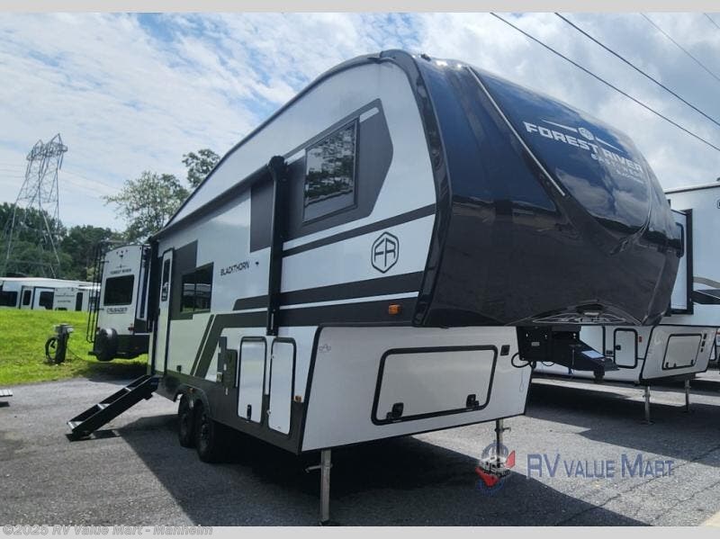 Email now about this 2025 East to West Blackthorn Half-Ton 22RK! New 2025 East to West Blackthorn Half-Ton 22RK available in Manheim, Pennsylvania