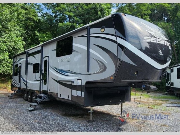 Email now about this 2017 Jayco Seismic 4250! Used 2017 Jayco Seismic 4250 available in Manheim, Pennsylvania