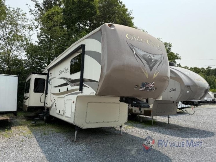 Email now about this 2016 Forest River Cedar Creek 38CK! Used 2016 Forest River Cedar Creek 38CK available in Manheim, Pennsylvania