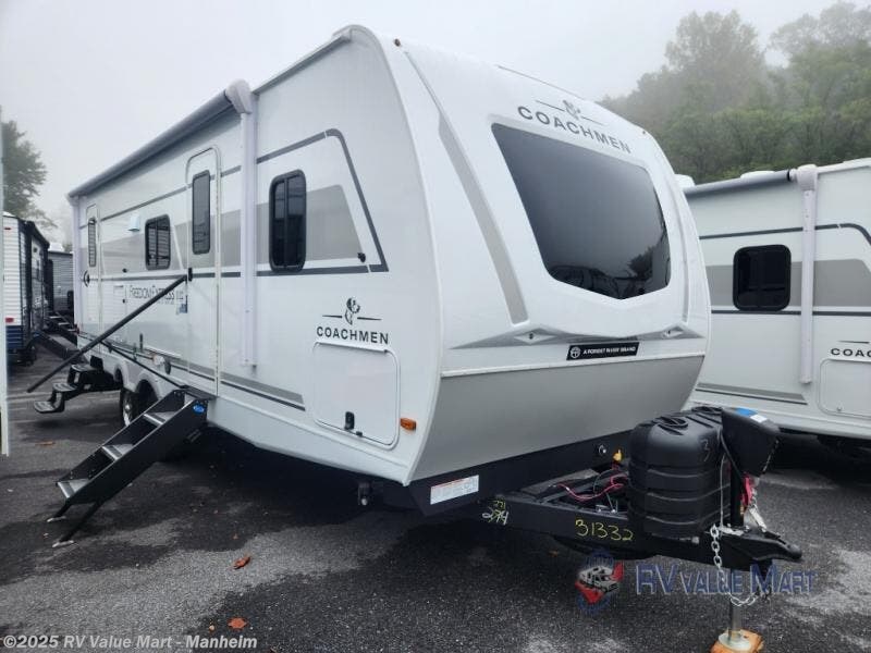 Email now about this 2026 Coachmen Freedom Express Ultra Lite 271BHE! New 2026 Coachmen Freedom Express Ultra Lite 271BHE available in Manheim, Pennsylvania