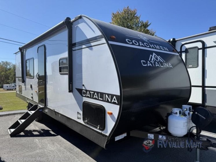 Email now about this 2026 Coachmen Catalina Summit Series 8 261BH! New 2026 Coachmen Catalina Summit Series 8 261BH available in Manheim, Pennsylvania