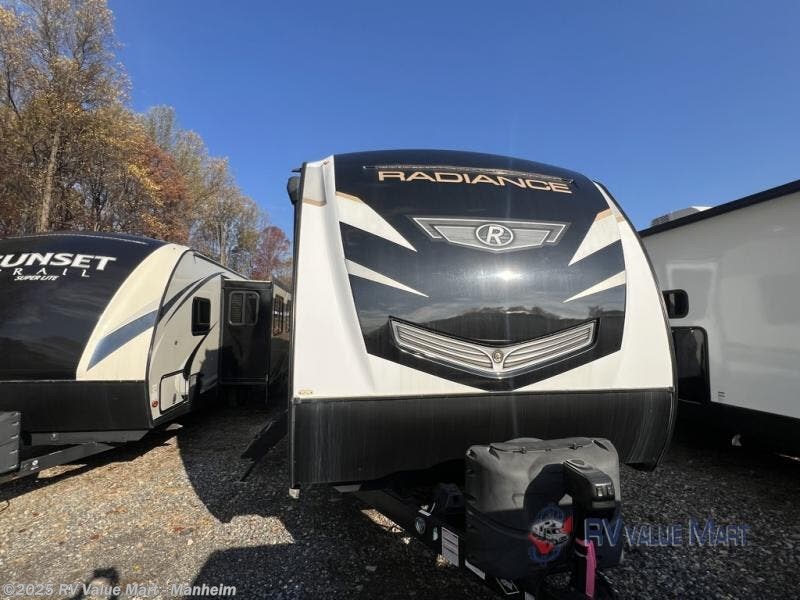 Contact us now about this 2022 Cruiser RV Radiance Ultra Lite 28QD! 2022 Radiance Ultra Lite 28QD by Cruiser RV from RV Value Mart - Manheim in Manheim, Pennsylvania