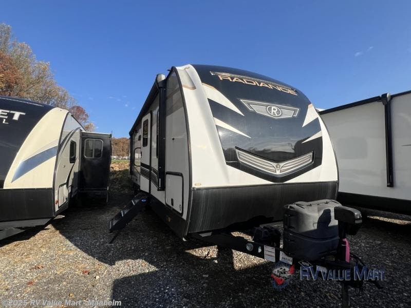 Email now about this 2022 Cruiser RV Radiance Ultra Lite 28QD! Used 2022 Cruiser RV Radiance Ultra Lite 28QD available in Manheim, Pennsylvania
