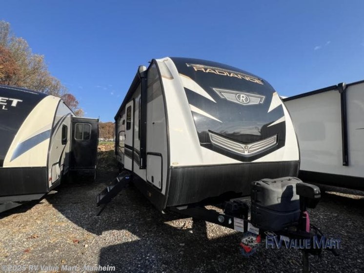 Email now about this 2022 Cruiser RV Radiance Ultra Lite 28QD! Used 2022 Cruiser RV Radiance Ultra Lite 28QD available in Manheim, Pennsylvania