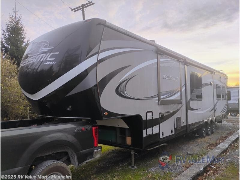 Used 2017 Jayco Seismic 4250 available in Manheim, Pennsylvania
