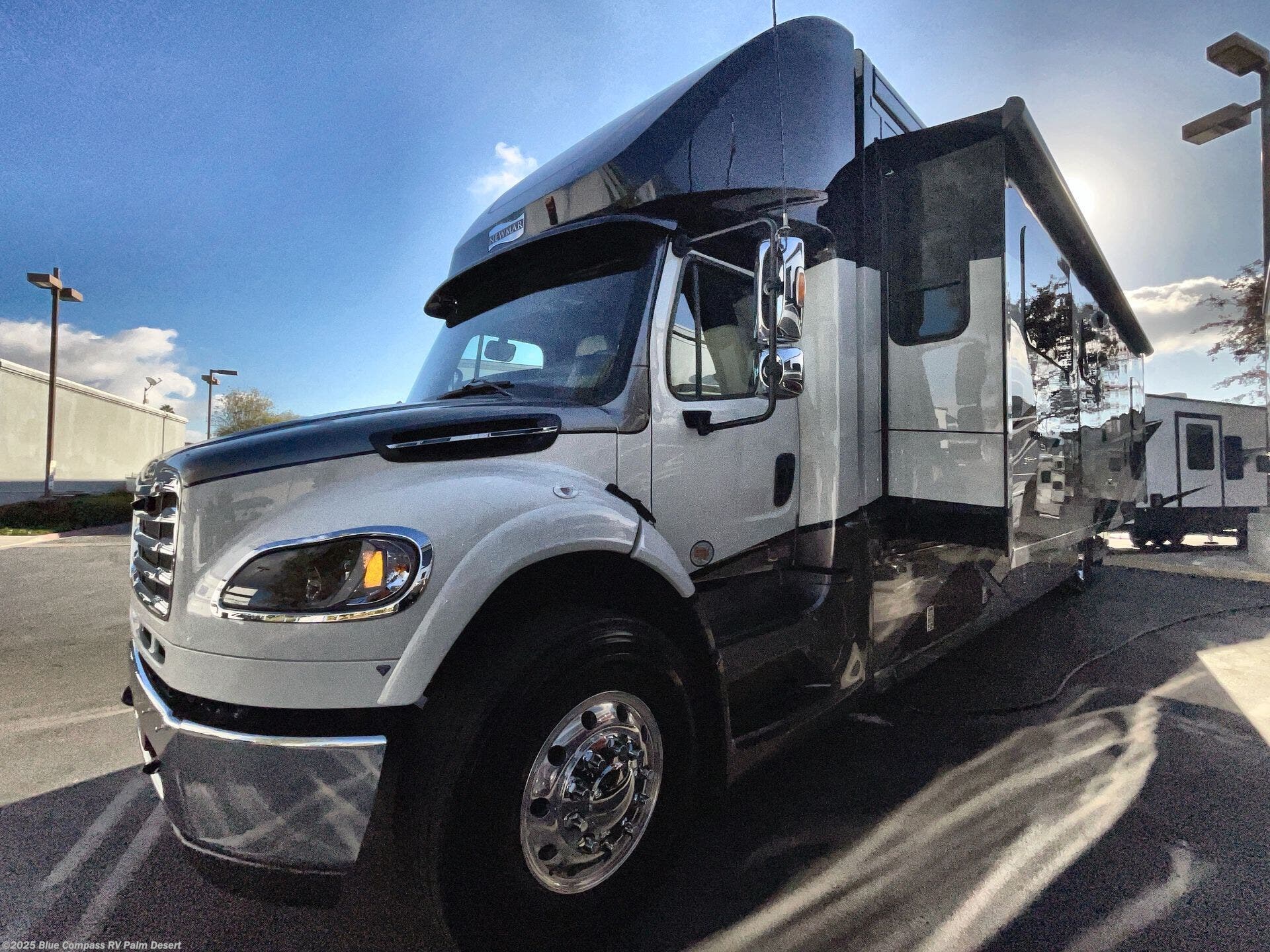 New 2025 Newmar Super Star 4059 available in Palm Desert, California
