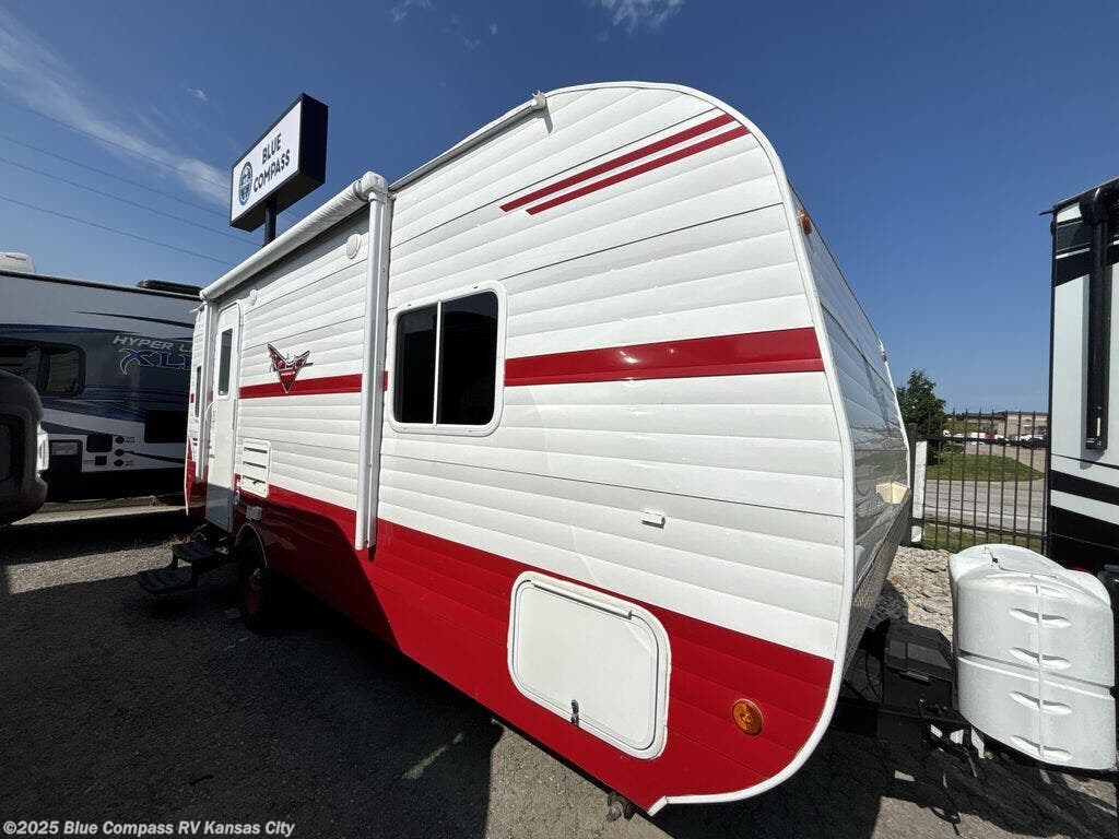 Contact us now about this 2020 Riverside RV Retro 171DRD! 2020 Retro 171DRD by Riverside RV from Blue Compass RV Kansas City in Grain Valley, Missouri