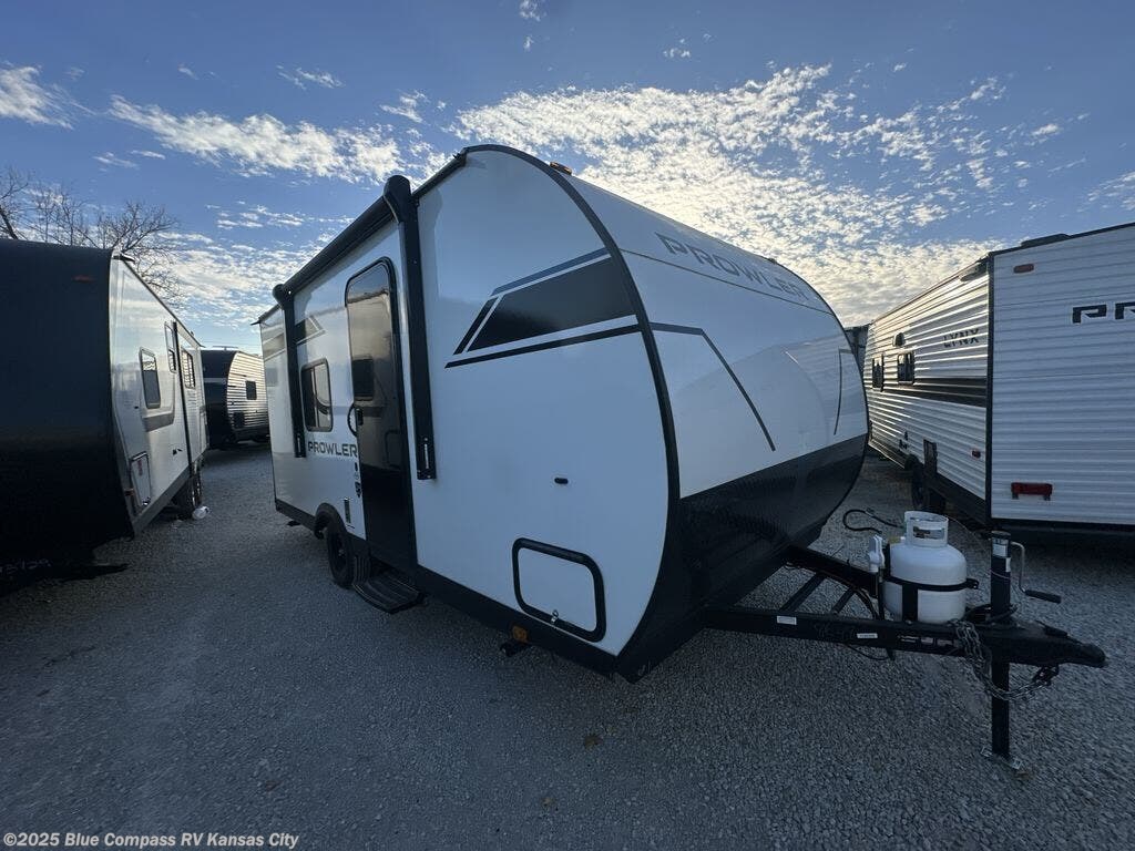 Call now about this 2025 Heartland Prowler 17RBLX! 2025 Heartland Prowler 17RBLX - New Travel Trailer For Sale by Blue Compass RV Kansas City in Grain Valley, Missouri