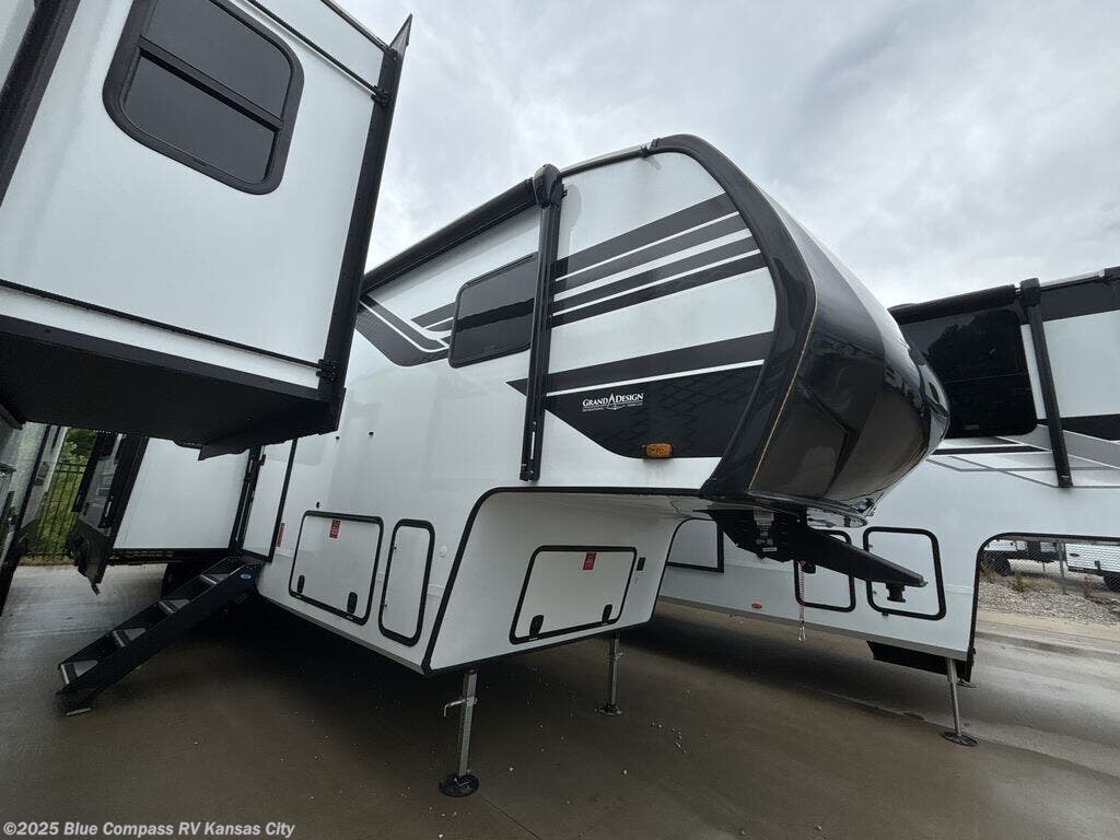 Call now about this 2026 Grand Design Reflection 100 Series 311BHS! 2026 Grand Design Reflection 100 Series 311BHS - New Fifth Wheel For Sale by Blue Compass RV Kansas City in Grain Valley, Missouri