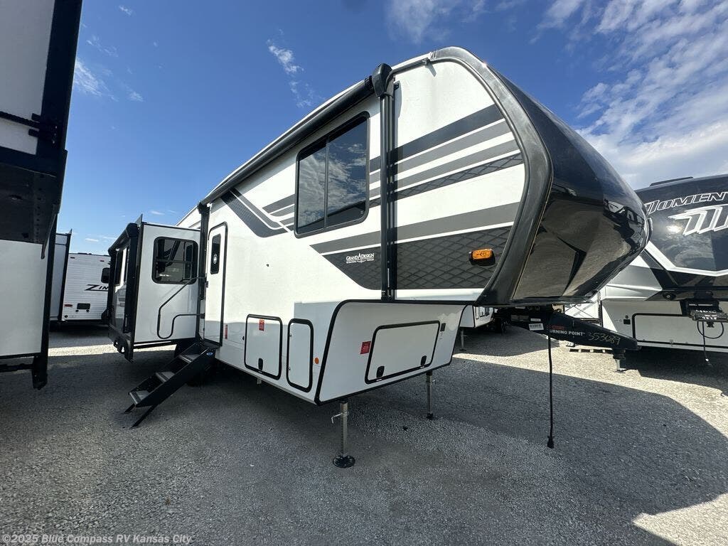 Contact us now about this 2022 Grand Design Reflection 150 Series 295RL! 2022 Reflection 150 Series 295RL by Grand Design from Blue Compass RV Kansas City in Grain Valley, Missouri