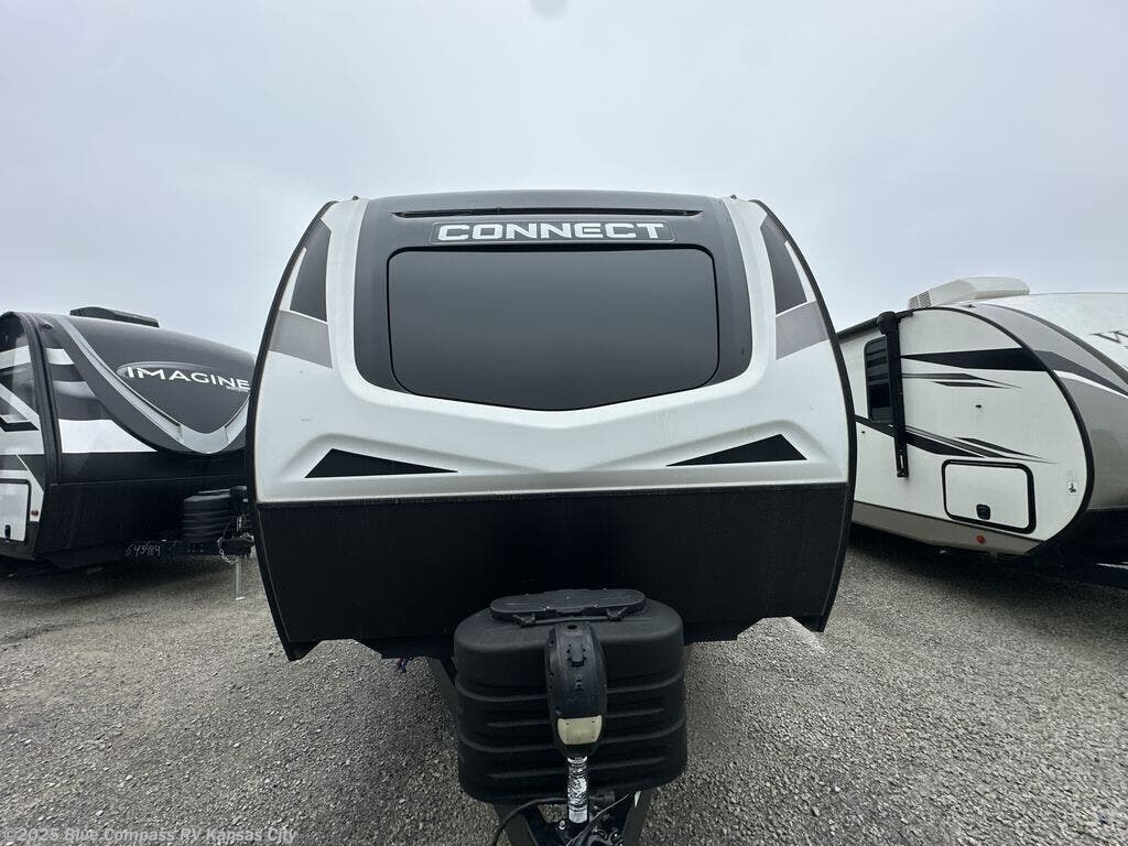 Used 2023 K-Z Connect C282FKK available in Grain Valley, Missouri