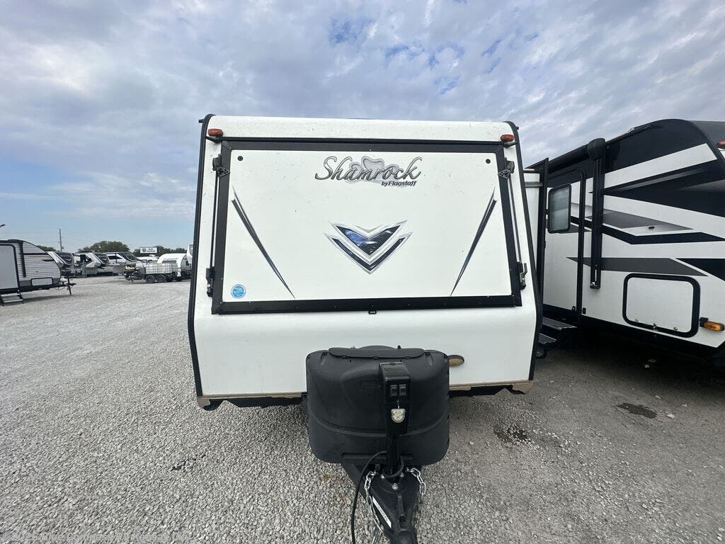 Contact us now about this 2017 Forest River Shamrock 21DK! 2017 Shamrock 21DK by Forest River from Blue Compass RV Kansas City in Grain Valley, Missouri
