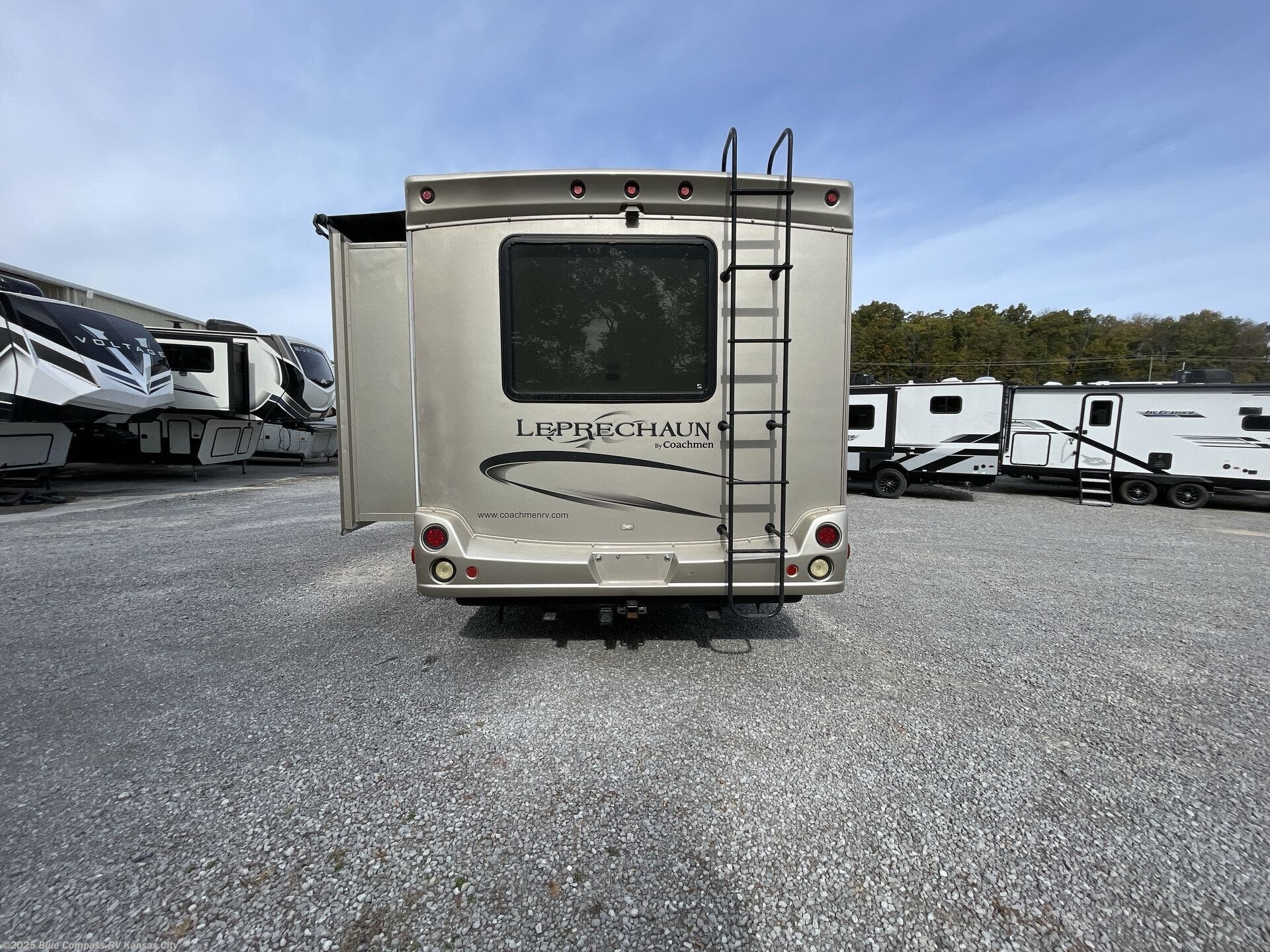 Contact us now about this 2008 Coachmen Leprechaun 320DS! 2008 Leprechaun 320DS by Coachmen from Blue Compass RV Kansas City in Grain Valley, Missouri