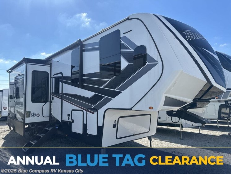 Email now about this 2022 Grand Design Momentum M-Class 351M! Used 2022 Grand Design Momentum M-Class 351M available in Grain Valley, Missouri