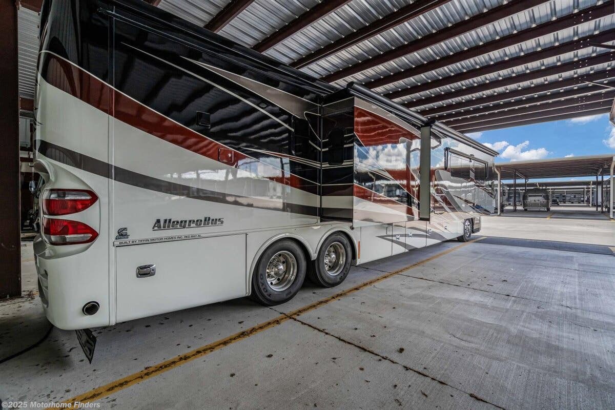 Contact us now about this 2015 Tiffin Allegro Bus 45 LP! 2015 Allegro Bus 45 LP by Tiffin from Motorhome Finders in Sarasota, Florida