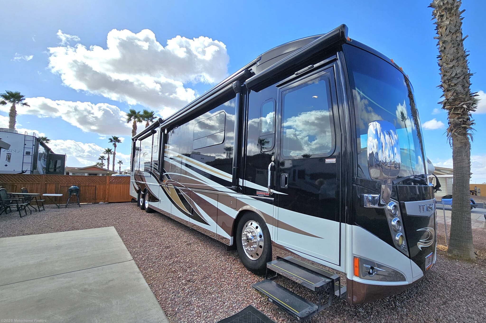 Call now about this 2014 Itasca Ellipse 42QD! 2014 Itasca Ellipse 42QD - Used Diesel Pusher For Sale by Motorhome Finders in Casa Grande, Arizona features Auxiliary Battery, CO Detector, Black Tank Flush, GPS Navigation, Pass Thru Storage