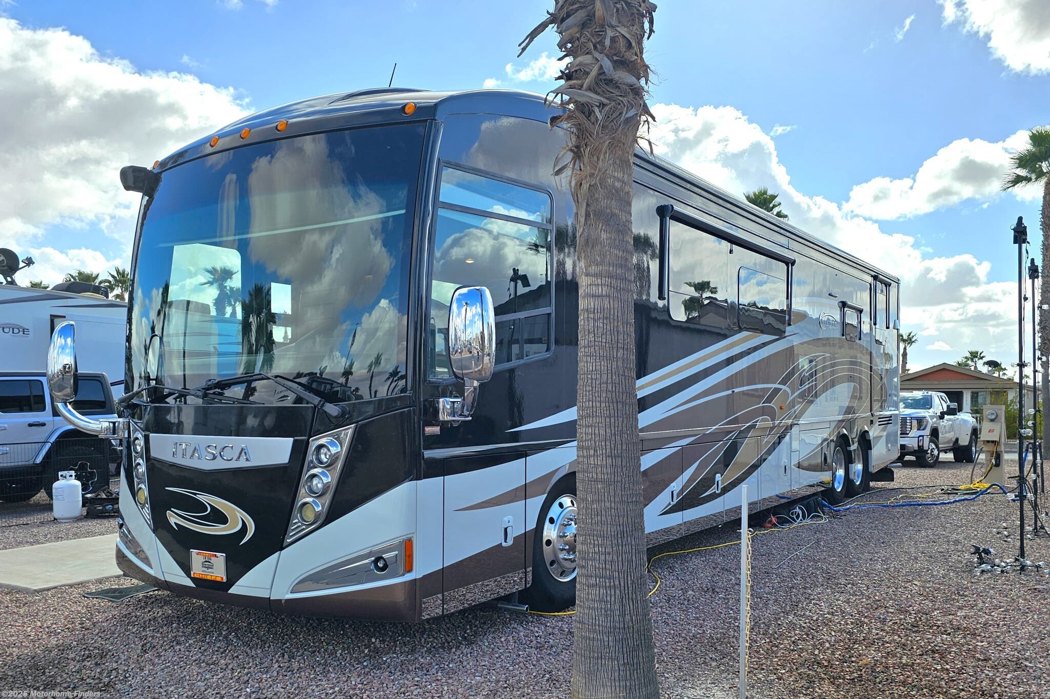 Contact us now about this 2014 Itasca Ellipse 42QD! 2014 Ellipse 42QD by Itasca from Motorhome Finders in Casa Grande, Arizona