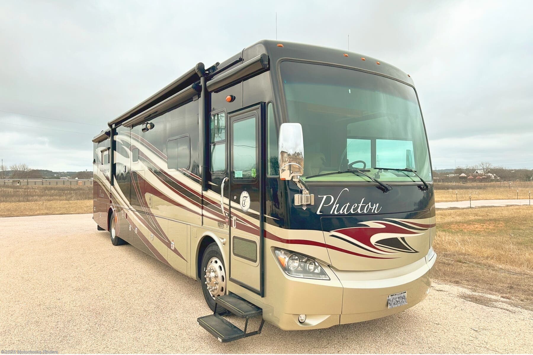 Call now about this 2014 Tiffin Phaeton 40 QTH! 2014 Tiffin Phaeton 40 QTH - Used Diesel Pusher For Sale by Motorhome Finders in Fredericksburg, Texas features Backup Monitor, Washer, Insulated, Shower, Air Conditioning