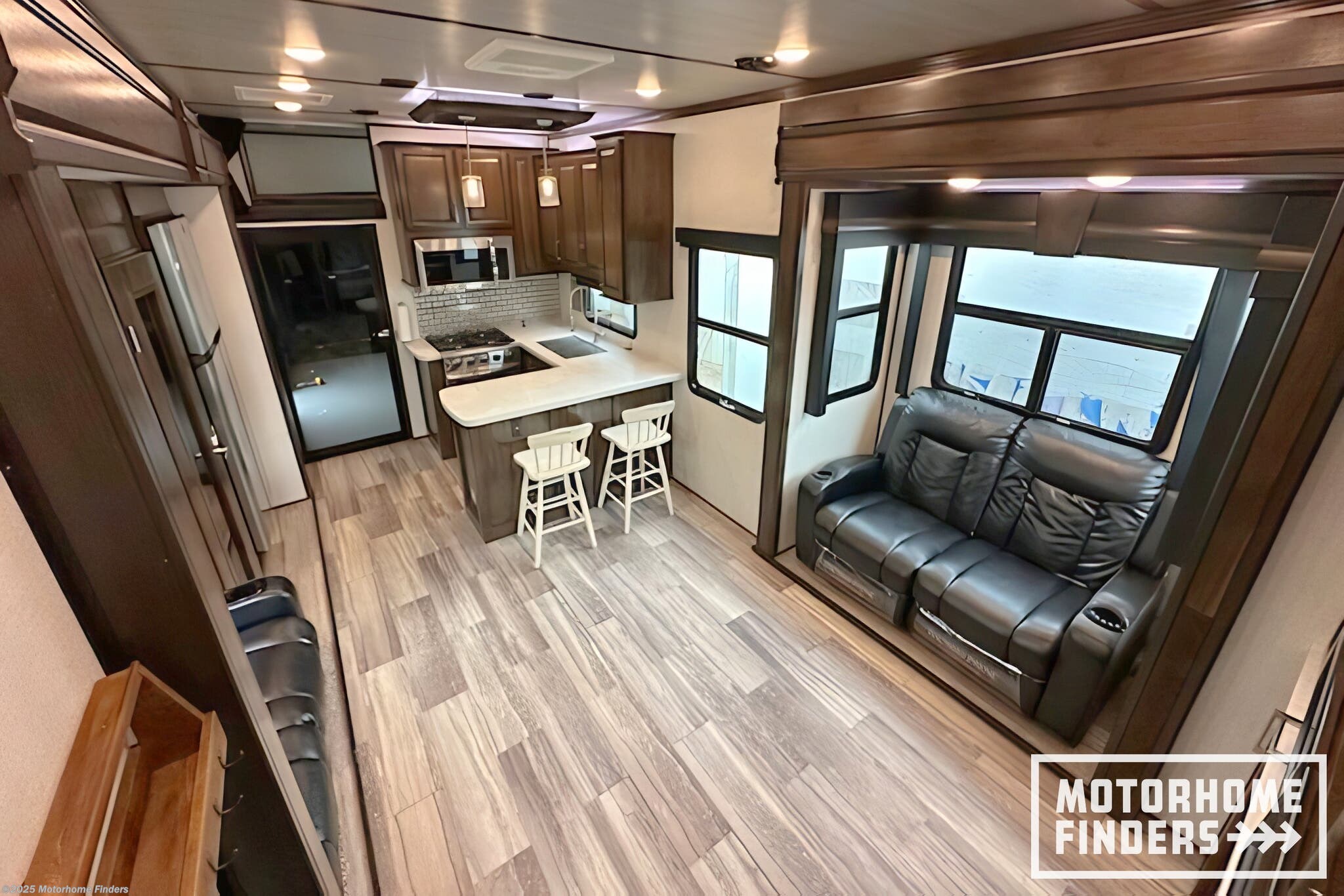 Contact us now about this 2021 Dutchmen Voltage 4225! 2021 Voltage 4225 by Dutchmen from Motorhome Finders in Cleburne, Texas