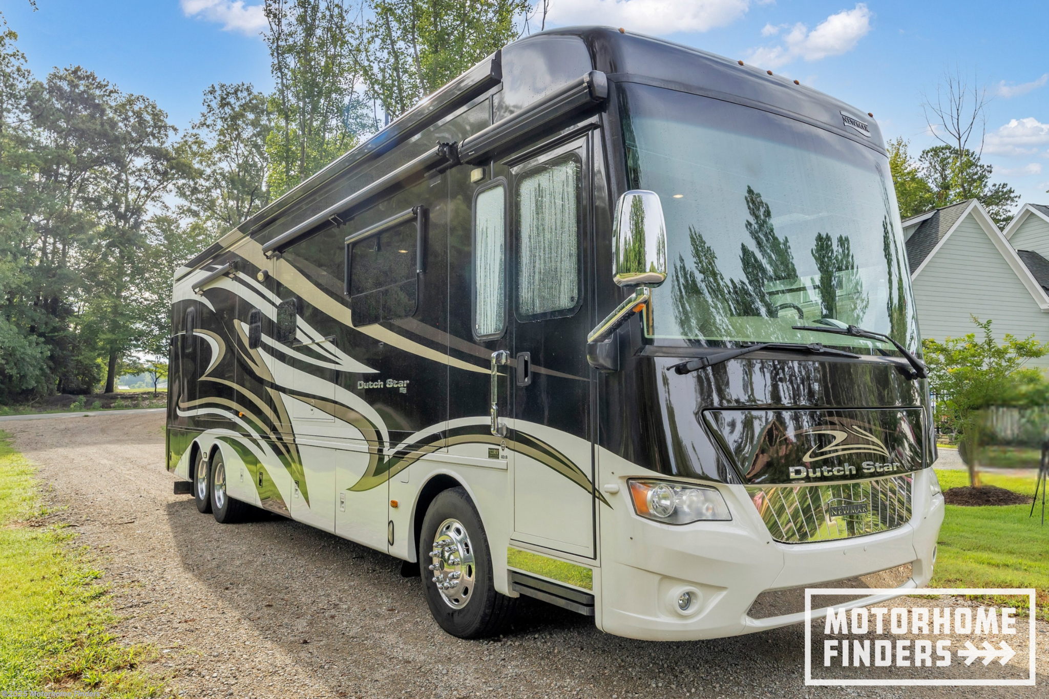 Email now about this 2015 Newmar Dutch Star 4018! Used 2015 Newmar Dutch Star 4018 available in Holly Springs, North Carolina