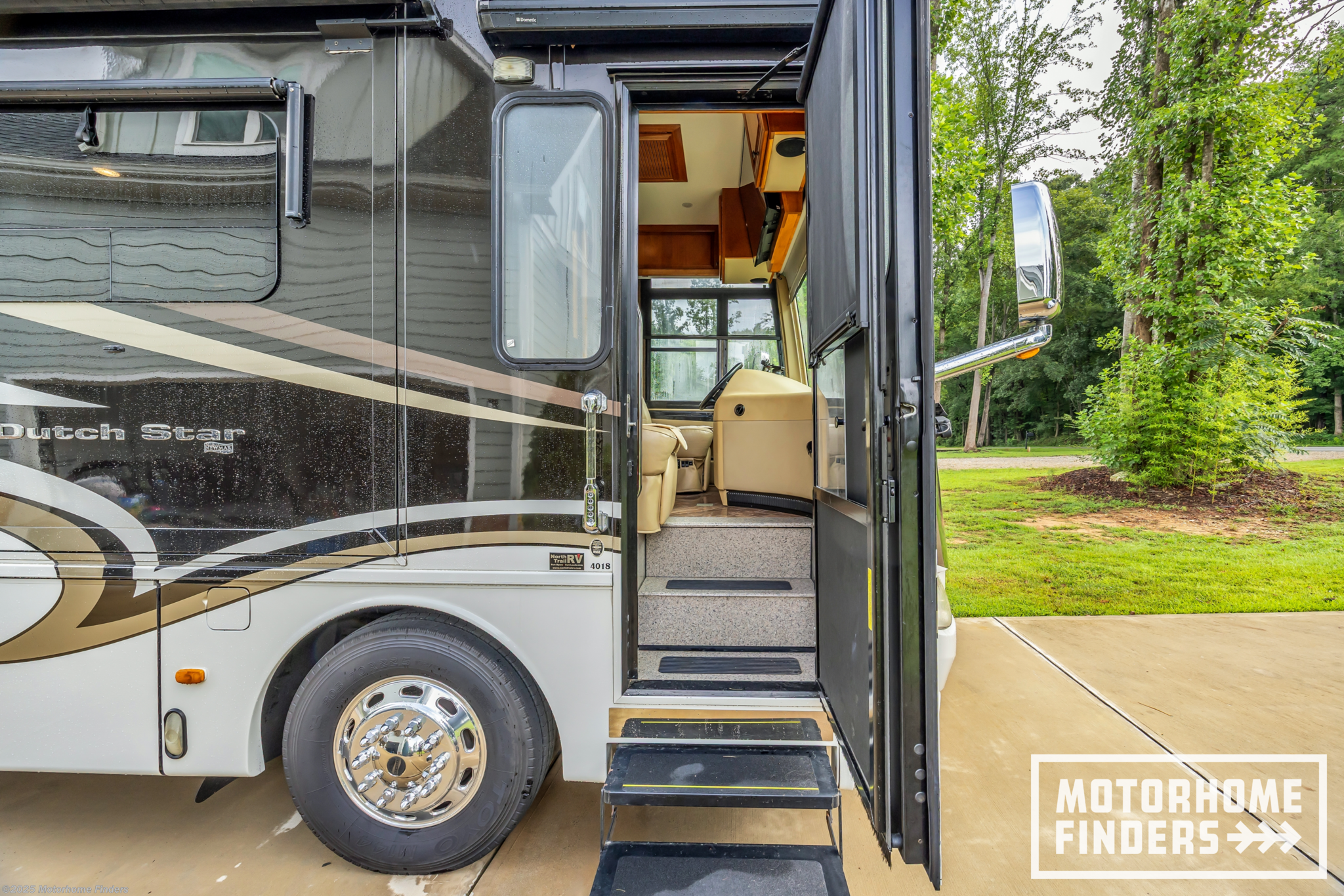 Contact us now about this 2015 Newmar Dutch Star 4018! 2015 Dutch Star 4018 by Newmar from Motorhome Finders in Holly Springs, North Carolina