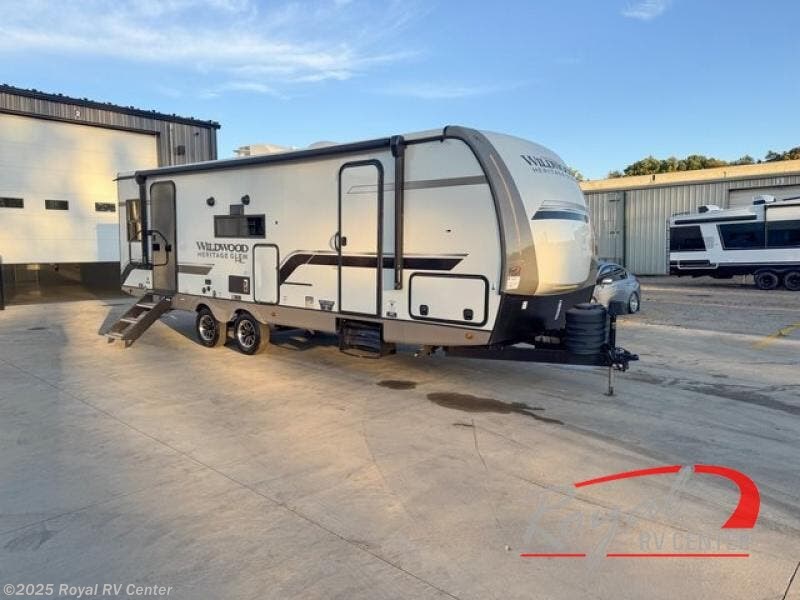 Email now about this 2024 Forest River Wildwood Heritage Glen Hyper-Lyte 24RDHL! Used 2024 Forest River Wildwood Heritage Glen Hyper-Lyte 24RDHL available in Middlebury, Indiana