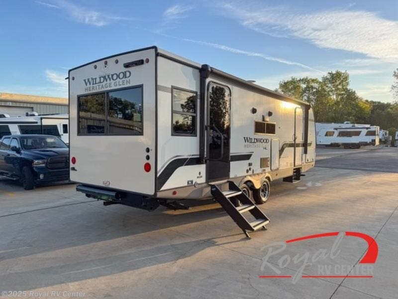 Used 2024 Forest River Wildwood Heritage Glen Hyper-Lyte 24RDHL available in Middlebury, Indiana