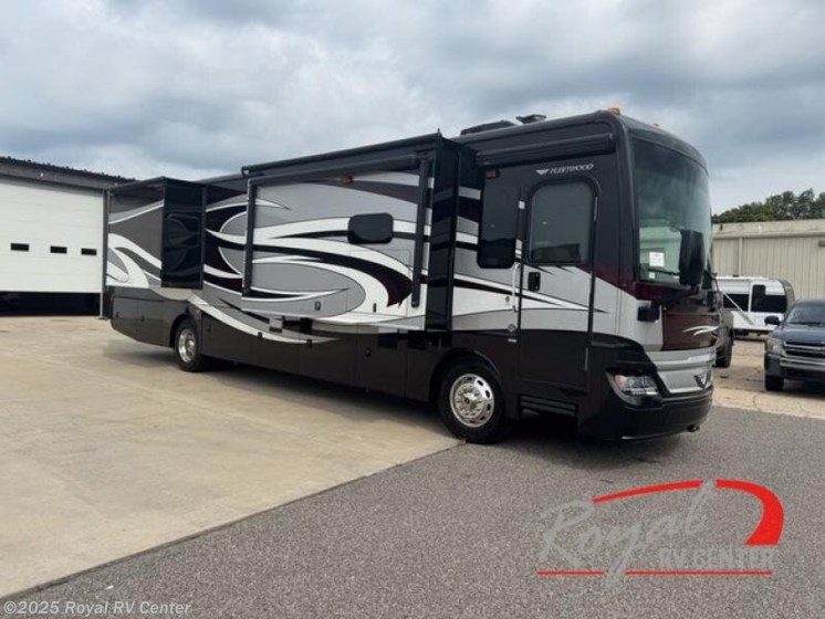 Email now about this 2016 Fleetwood Pace Arrow LXE 38K! Used 2016 Fleetwood Pace Arrow LXE 38K available in Middlebury, Indiana