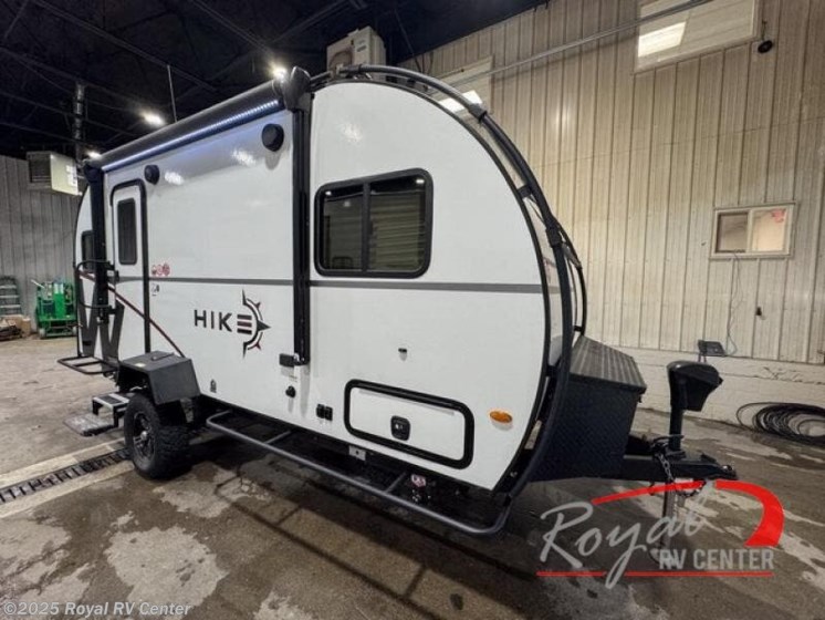 Email now about this 2022 Winnebago Hike H171DB! Used 2022 Winnebago Hike H171DB available in Middlebury, Indiana