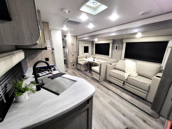 2024 Catalina Legacy Edition 293QBCK by Coachmen from Roughin