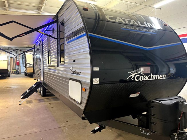 2023 Catalina Legacy Edition 303RKDS by Coachmen from Roughin
