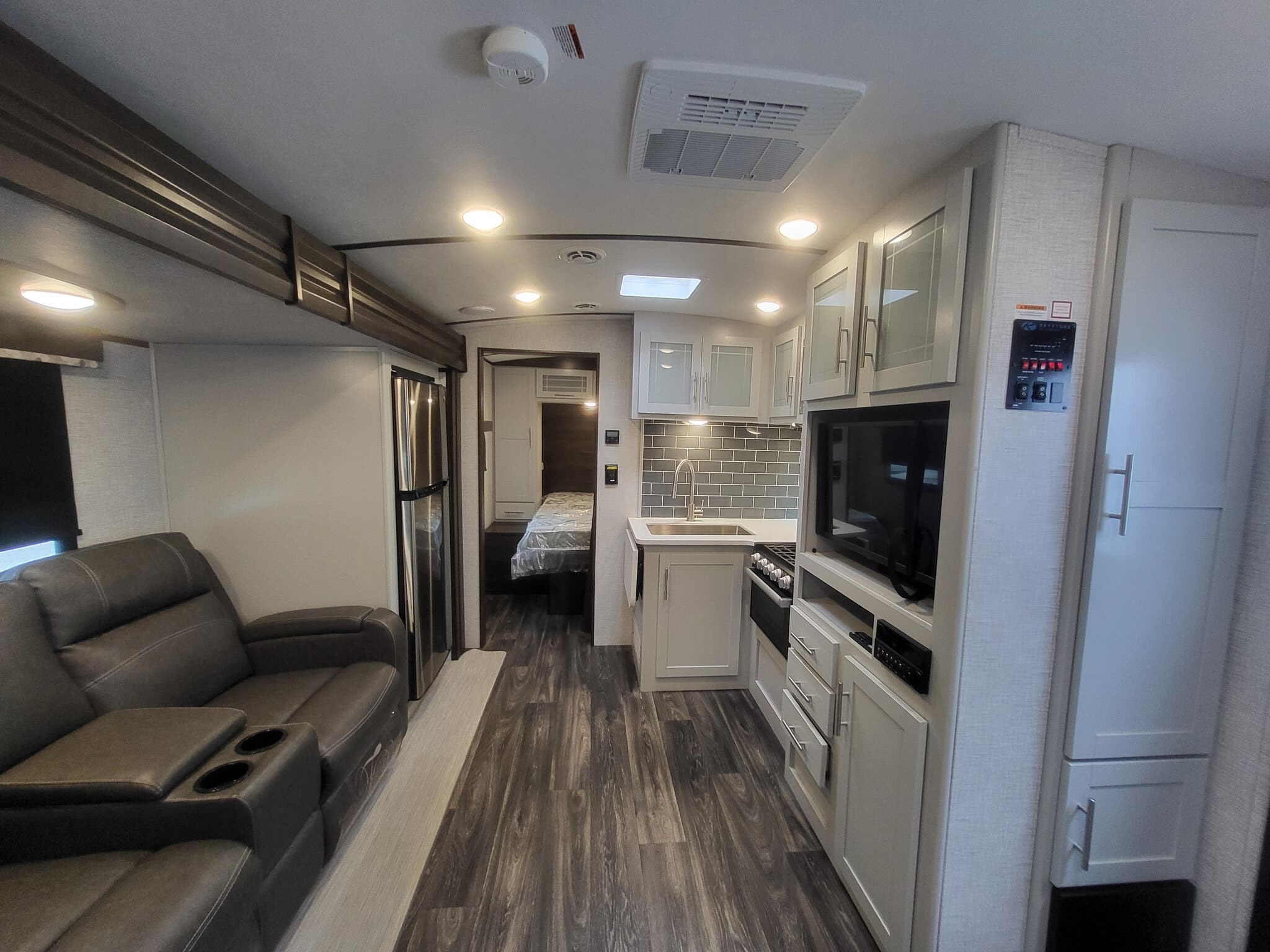 Used 2021 Keystone Premier 23RBPR available in Madison, Ohio
