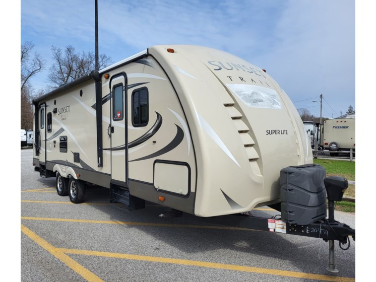 Email now about this 2017 CrossRoads Sunset Trail 260RL! Used 2017 CrossRoads Sunset Trail 260RL available in Madison, Ohio