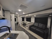Call now about this 2022 Heartland Mallard M32! 2022 Heartland Mallard M32 - Used Travel Trailer For Sale by Roughin' It Inc in Madison, Ohio features External Shower, Air Conditioning, King Size Bed, Oven, Auxiliary Battery