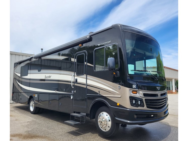 Email now about this 2016 Fleetwood Bounder 35K! Used 2016 Fleetwood Bounder 35K available in Madison, Ohio