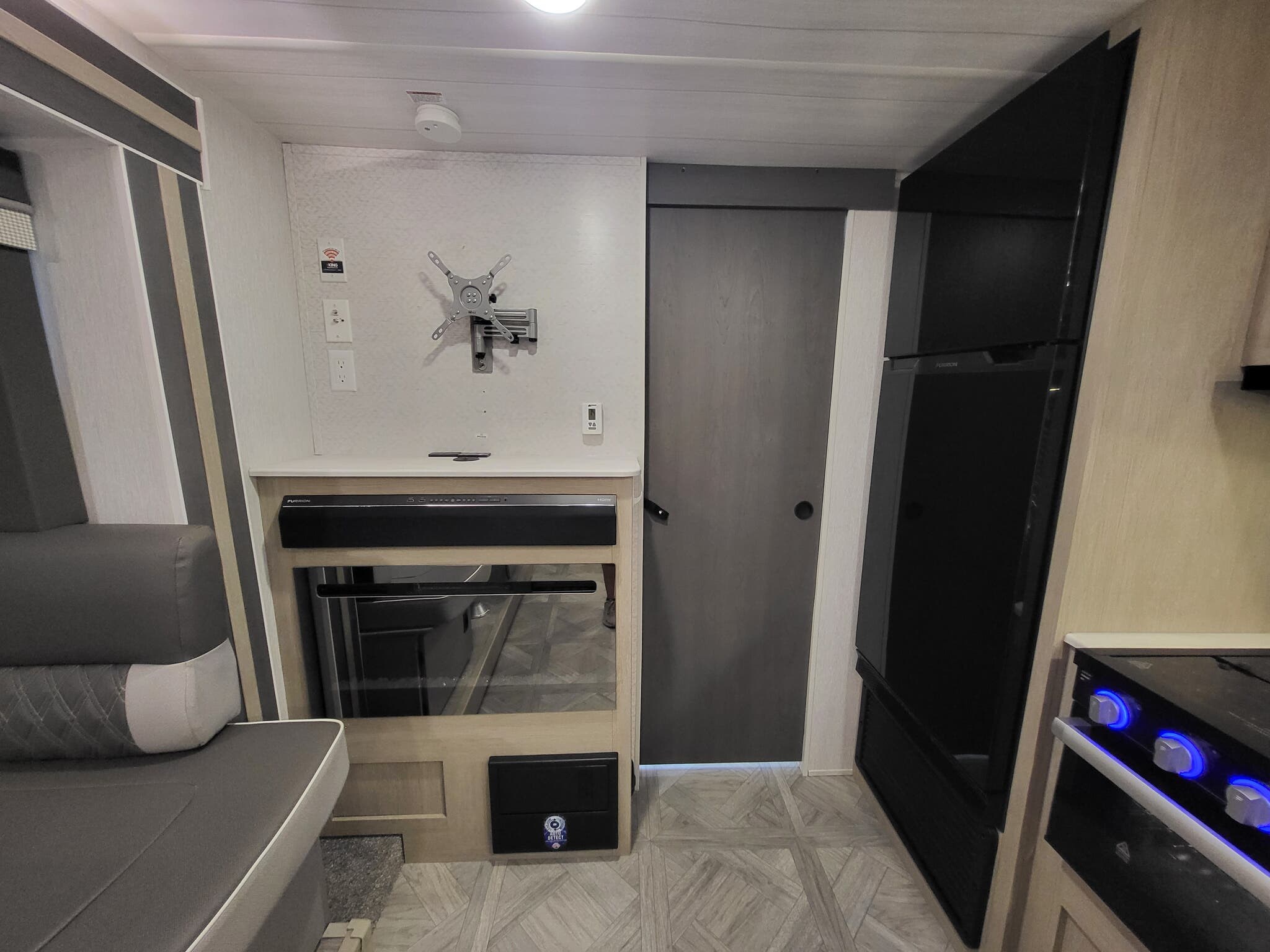 Contact us now about this 2023 Forest River Wildwood X-Lite 24RLXL! 2023 Wildwood X-Lite 24RLXL by Forest River from Roughin' It Inc in Madison, Ohio