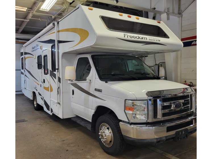 Email now about this 2011 Thor FREEDOM ELITE 26E! Used 2011 Thor FREEDOM ELITE 26E available in Madison, Ohio