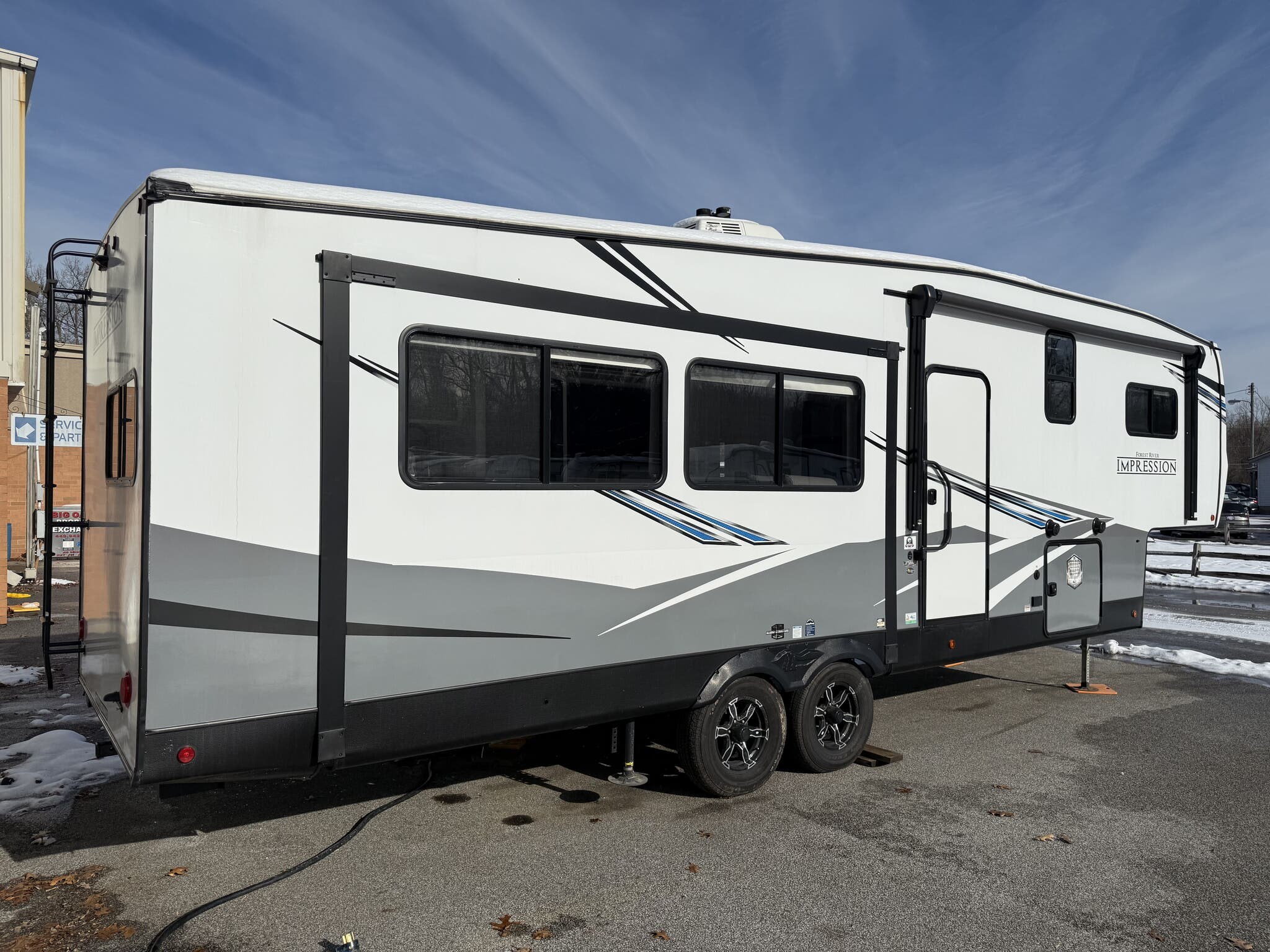 Call now about this 2022 Forest River Impression 270RK! 2022 Forest River Impression 270RK - Used Fifth Wheel For Sale by Roughin' It Inc in Madison, Ohio