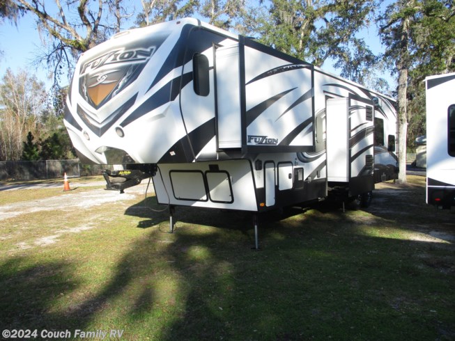 2015 Fuzion 371 by Keystone from Couch Family RV in Cross City, Florida