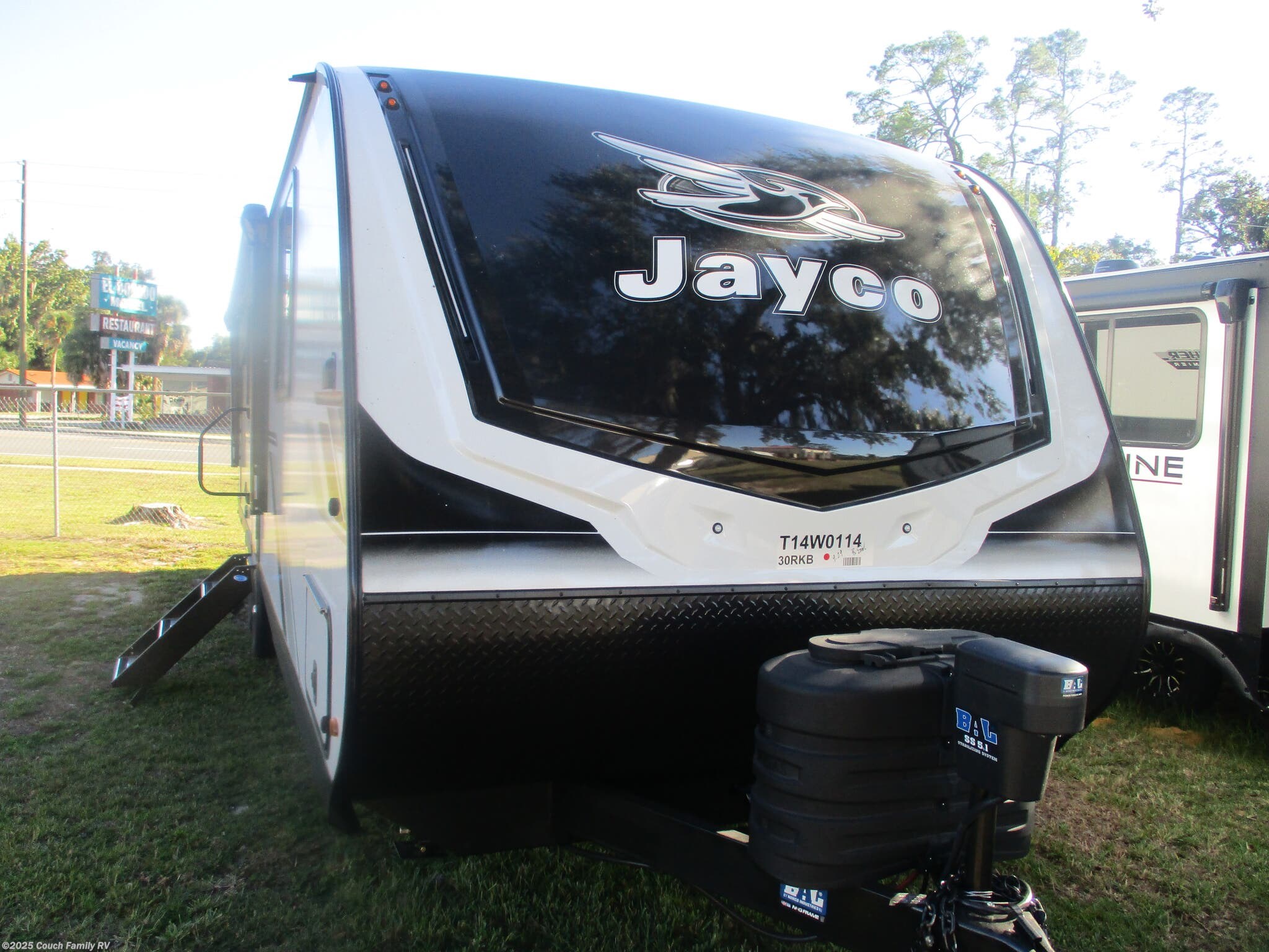 Call now about this 2026 Jayco Jay Feather 30RKB! 2026 Jayco Jay Feather 30RKB - New Travel Trailer For Sale by Couch Family RV in Cross City, Florida features TV, Shower, Detachable, Skylight, Fireplace