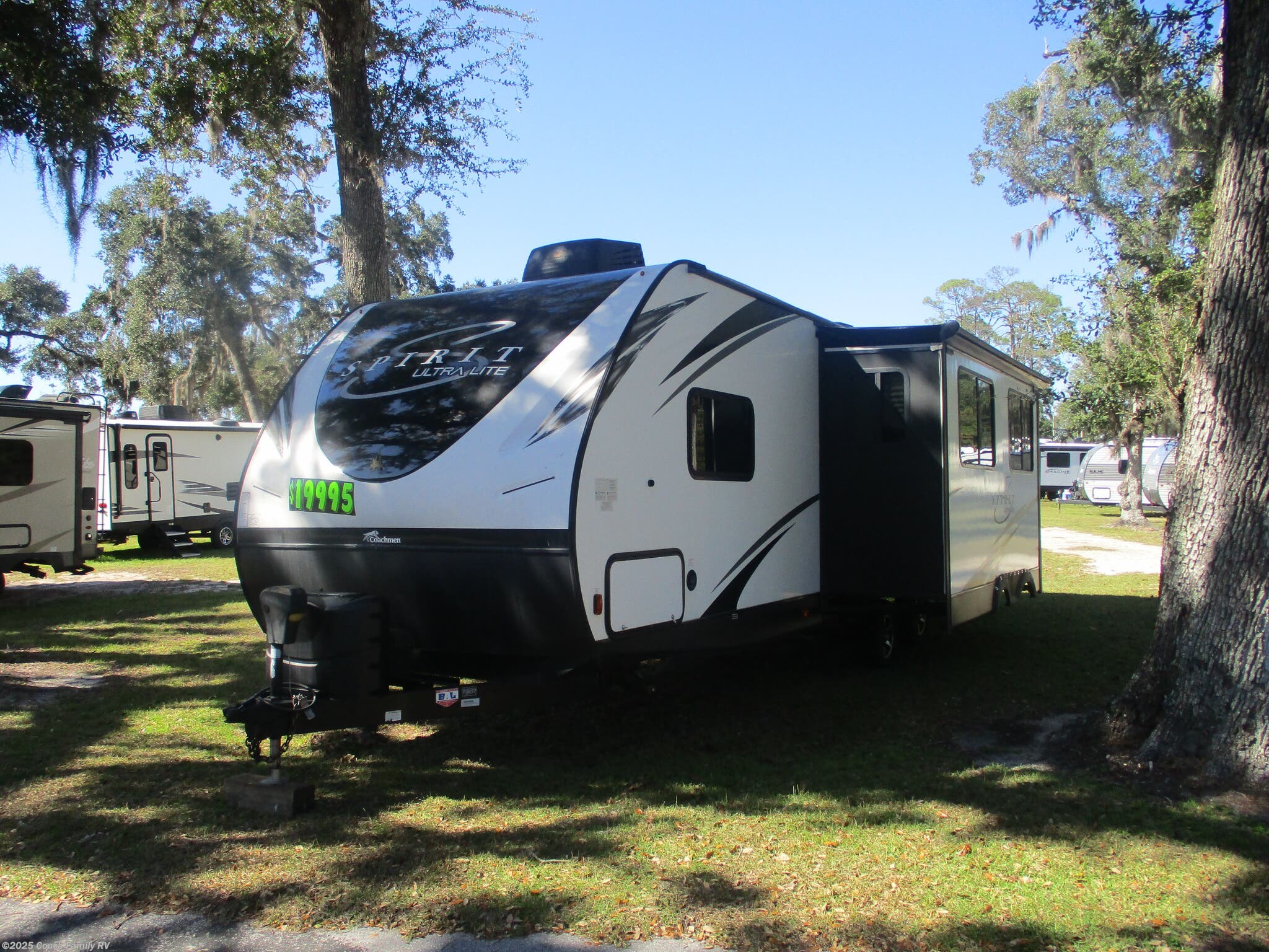 Call now about this 2019 Winnebago Spirit 2963BH! 2019 Winnebago Spirit 2963BH - Used Travel Trailer For Sale by Couch Family RV in Cross City, Florida features Medicine Cabinet, Solar Panels, Toilet, Smoke Detector, Ladder
