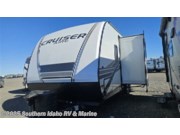 Call now about this 2022 CrossRoads Cruiser 22BBH! 2022 CrossRoads Cruiser 22BBH - Used Travel Trailer For Sale by Southern Idaho RV & Marine in Jerome, Idaho