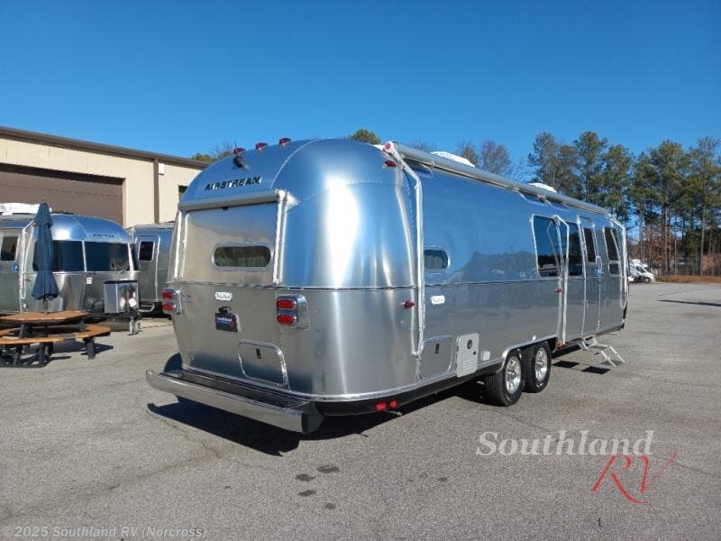 New 2025 Airstream Flying Cloud 30FBQ Bunk available in Norcross, Georgia