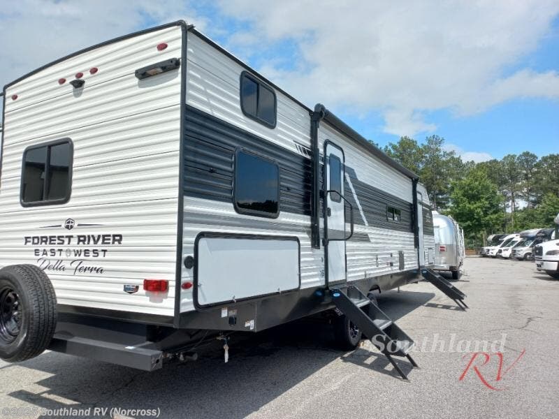 Contact us now about this 2025 East to West Della Terra 312BH! 2025 Della Terra 312BH by East to West from Southland RV in Norcross, Georgia