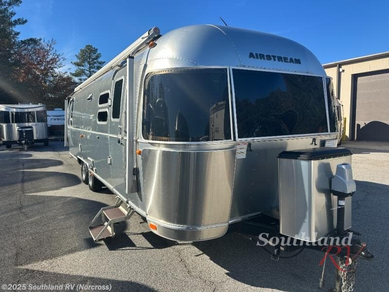 Email now about this 2017 Airstream International Serenity 30RB Queen! Used 2017 Airstream International Serenity 30RB Queen available in Norcross, Georgia