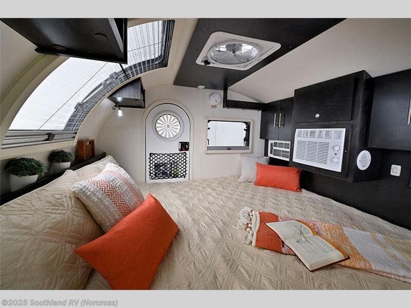 Contact us now about this 2023 NuCamp TAG XL 6-Wide BD! 2023 TAG XL 6-Wide BD by NuCamp from Southland RV in Norcross, Georgia