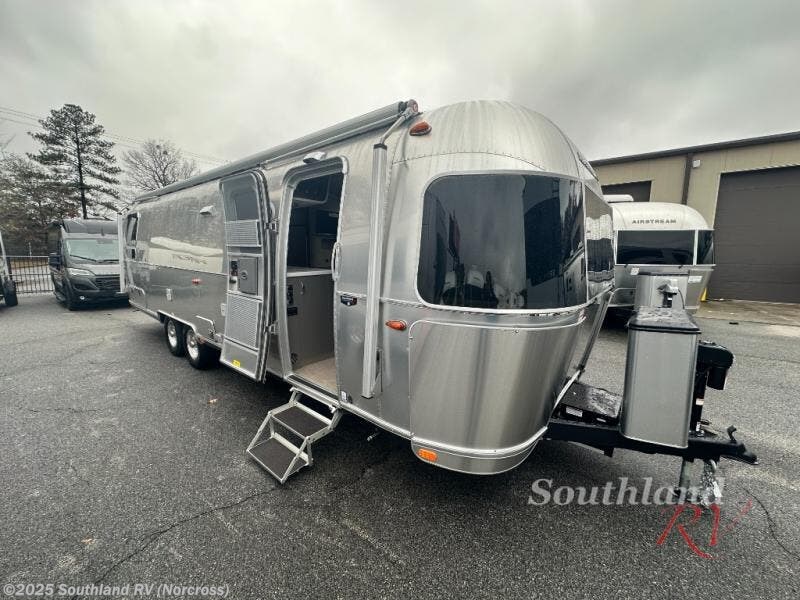 Email now about this 2026 Airstream Globetrotter 30RB Twin! New 2026 Airstream Globetrotter 30RB Twin available in Norcross, Georgia
