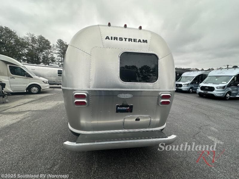 Contact us now about this 2010 Airstream Flying Cloud 23CB! 2010 Flying Cloud 23CB by Airstream from Southland RV in Norcross, Georgia