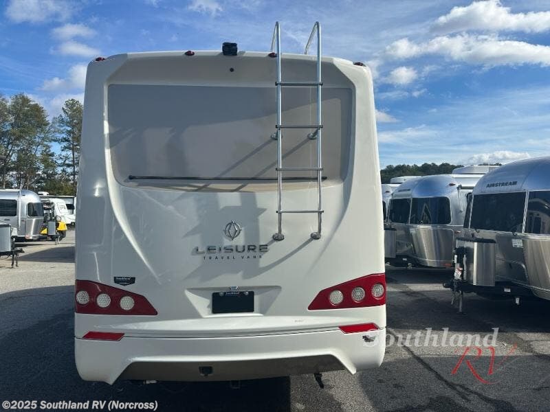 Contact us now about this 2015 Leisure Travel Unity U24MB! 2015 Unity U24MB by Leisure Travel from Southland RV in Norcross, Georgia